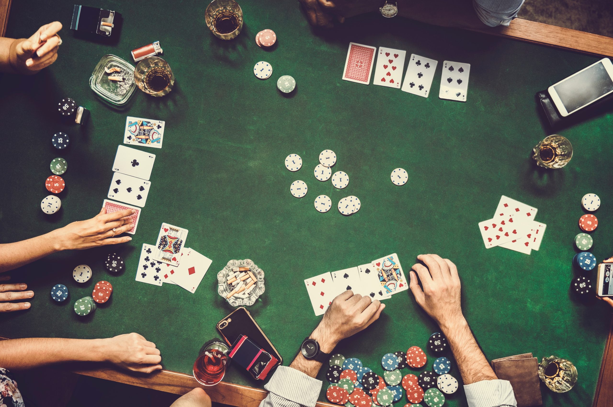 poker table showing a bet